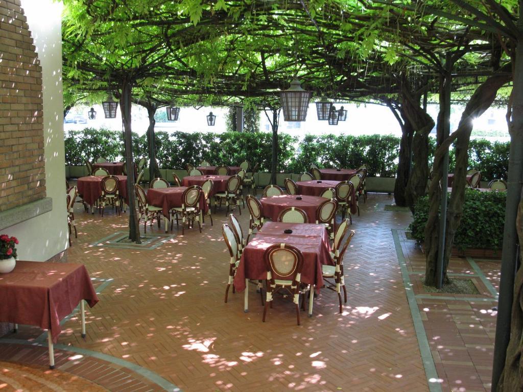 Albergo Ristorante Papa Peschiera del Garda Exterior foto